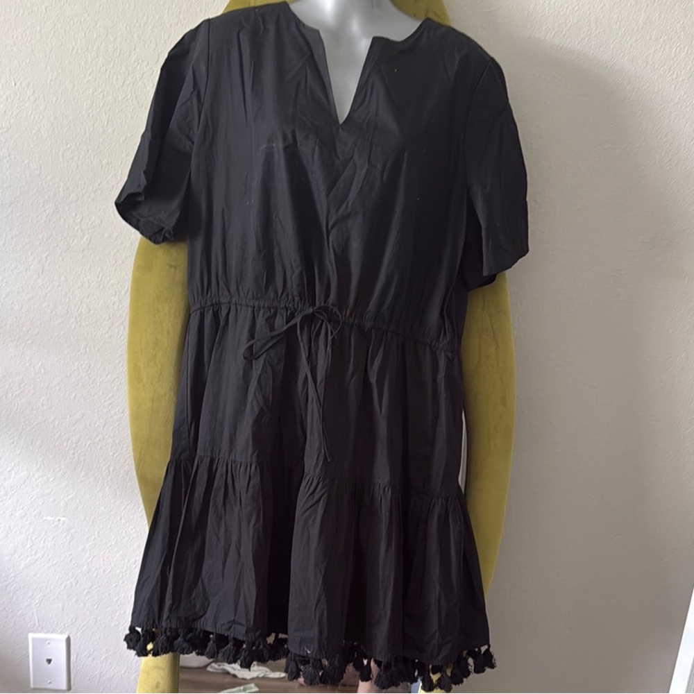 Black Short Sleeve Dress with Tassel Hem